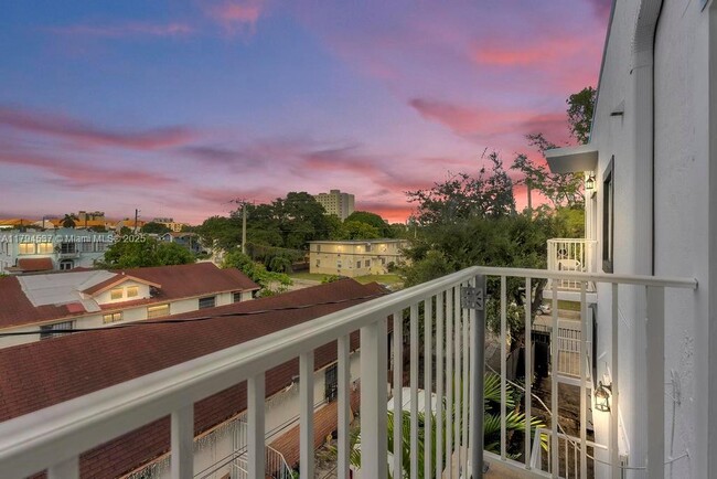 Photo - 948 SW 3rd St Apartamento Unidad 303