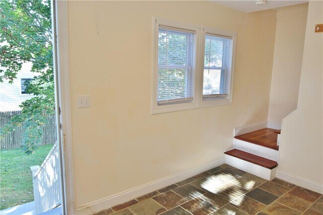 Photo - 23 Smith Ave Unit 3