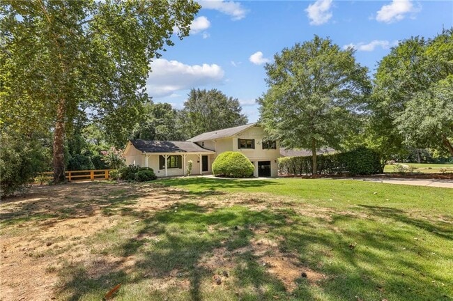 Photo - 190 Thompson Pl