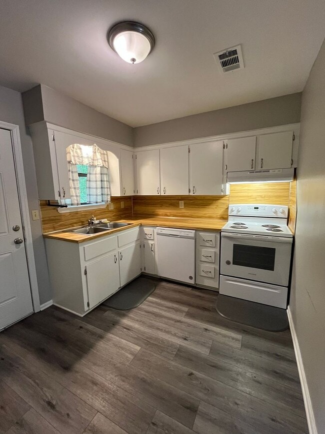 Photo - 218 Bellevue Cir Unit B