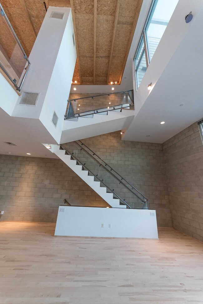 Photo - 717 N Highland Ave