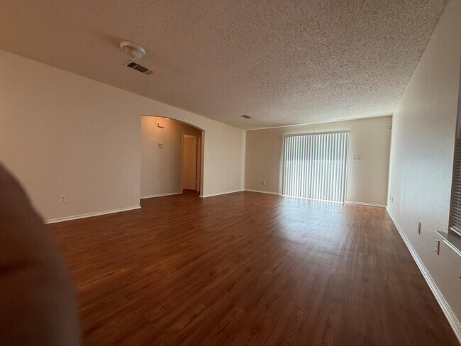 Photo - 1030 London Ln