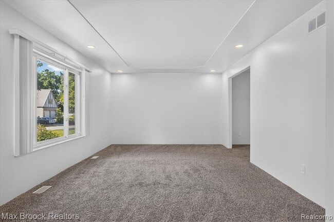 Photo - 2120 Daintree Ave