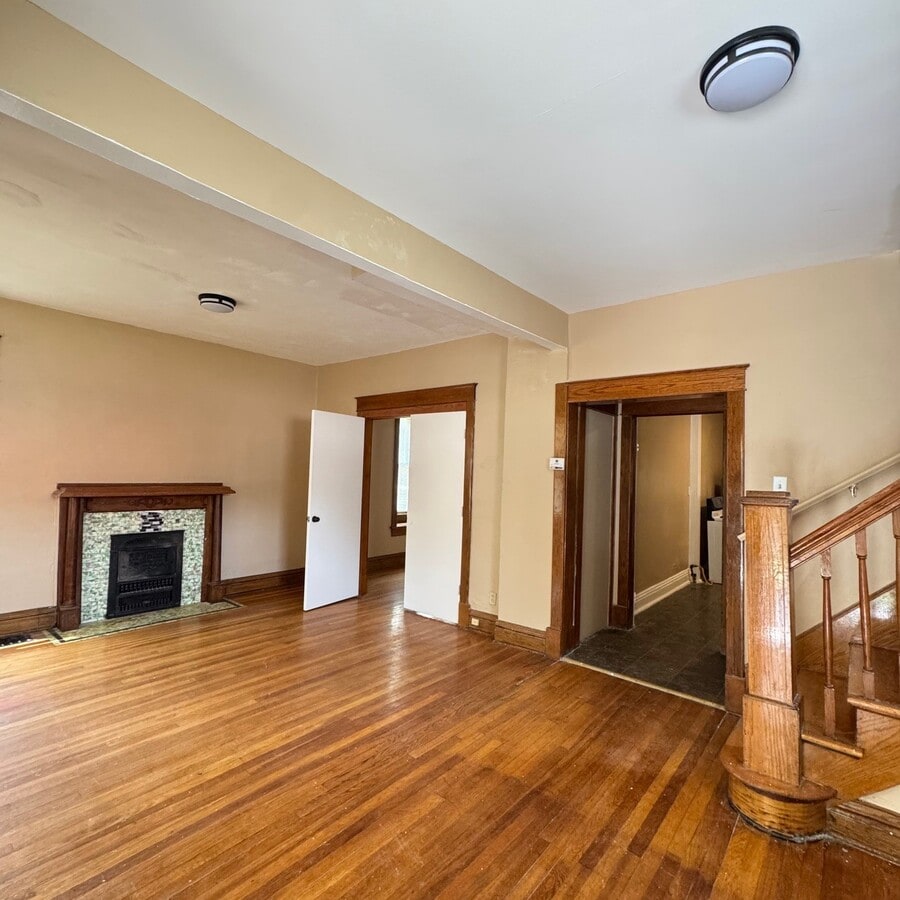 Photo - 916 Bellefontaine Ave