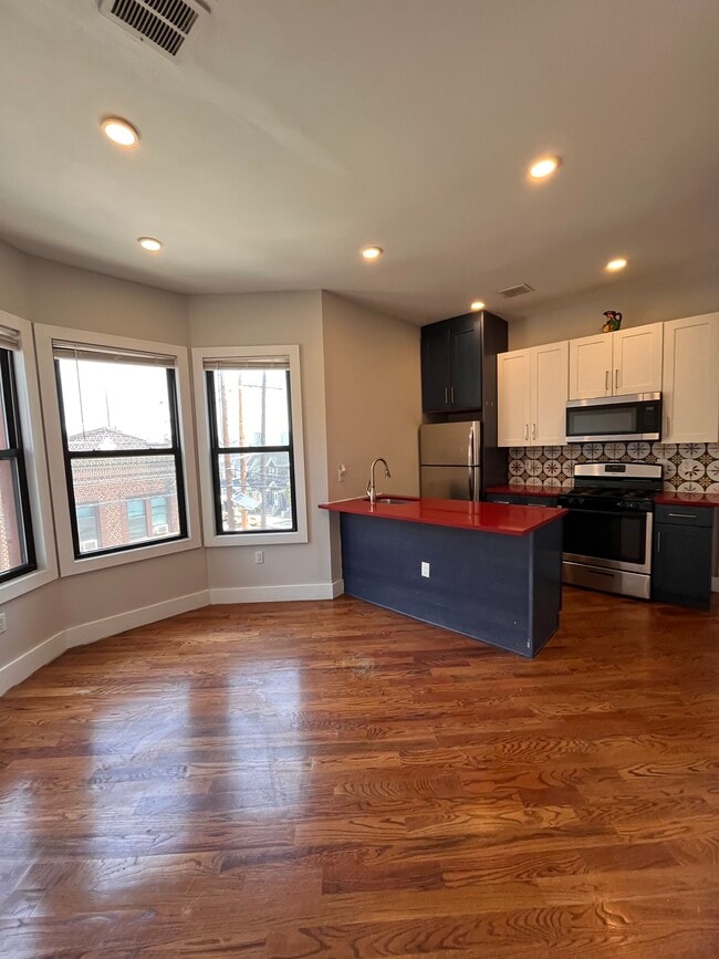 Building Photo - 749 Garfield Ave Unit 3B Rental