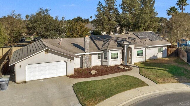 Spacious Hanford home Available soon! - Spacious Hanford home Available soon!