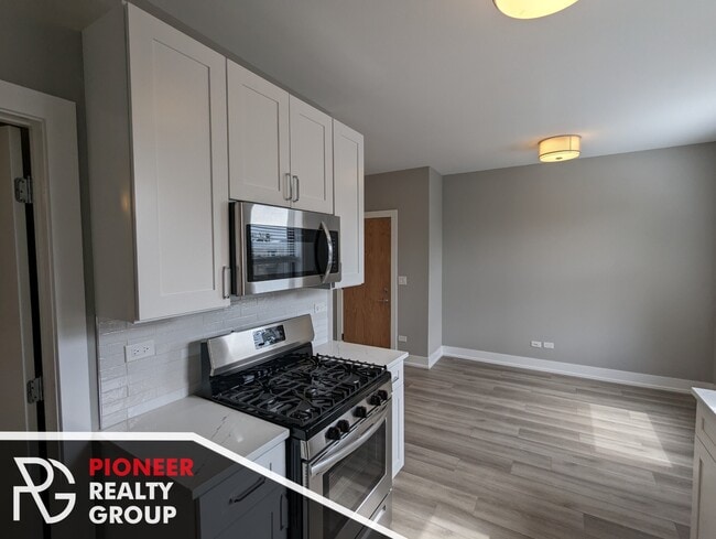 Photo - 3939 N Janssen Ave Unit 2