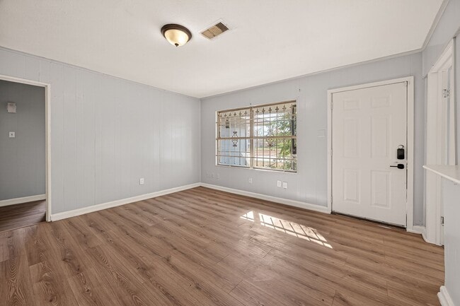 Photo - 5315 Bellfort Ave