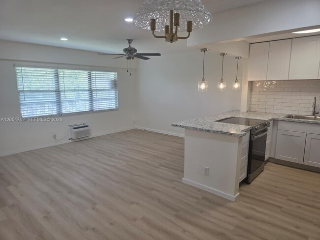 Photo - 13455 SW 3rd St Unit 309S