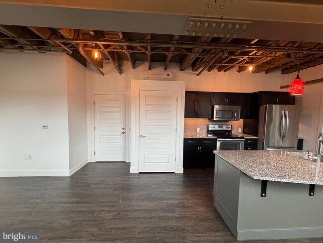 Photo - 820 W Market St Apartment