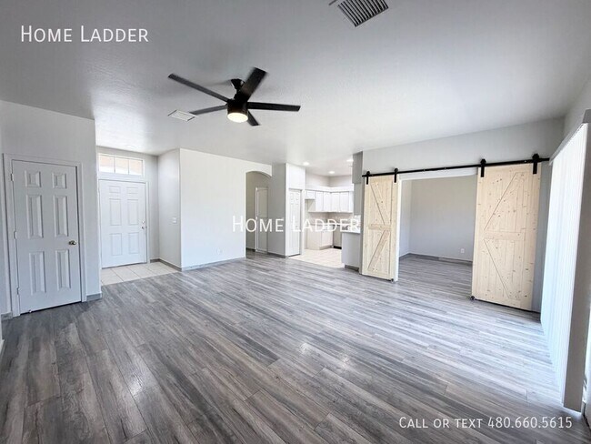 Photo - 651 W Fairway Cove Dr