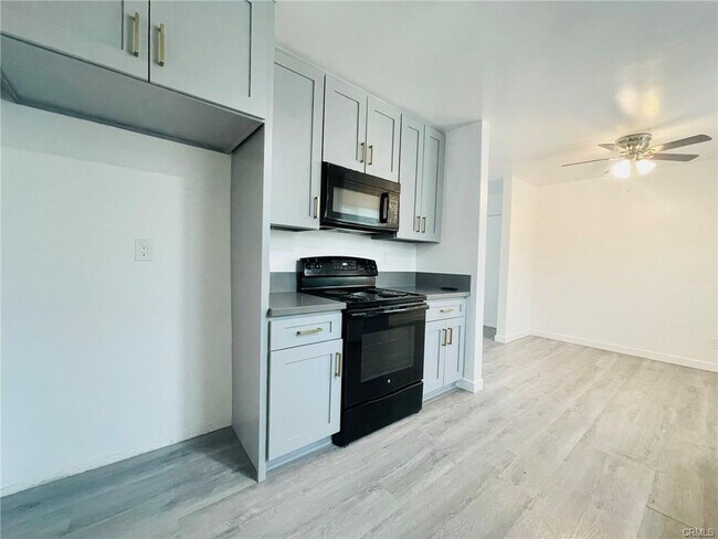 Photo - 2549 Hayes Dr Unit 2549