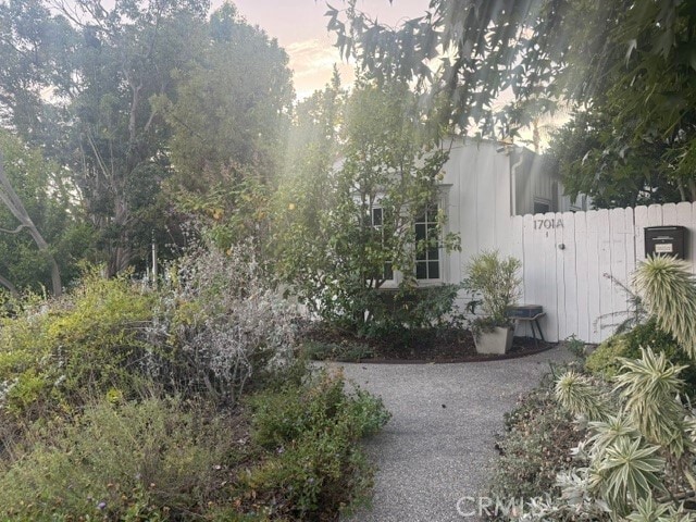 1701 Pier Ave
