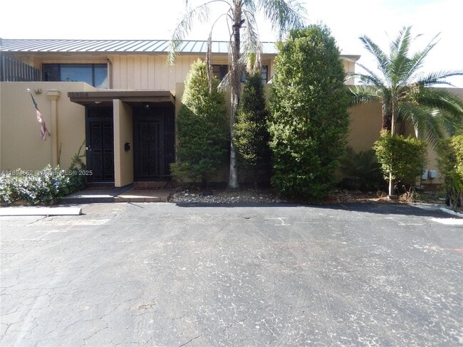 Photo - 16000 Kilmarnock Dr