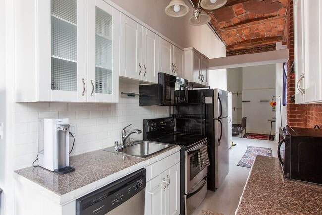 Photo - 215 W 7th St Unidad 1301