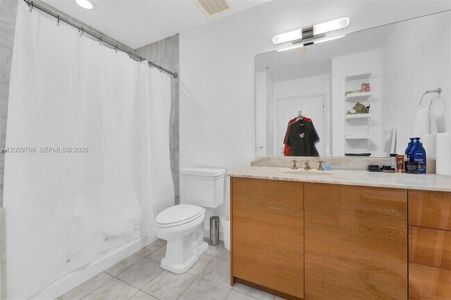 50 South Pointe Dr Unit 2102