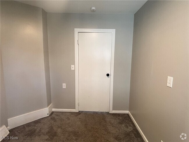 Building Photo - 4322 Woburn Ave Rental