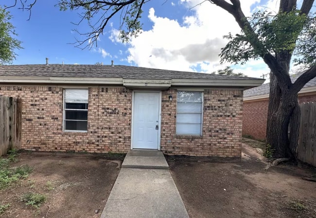 Building Photo - 2103 S Loop 289