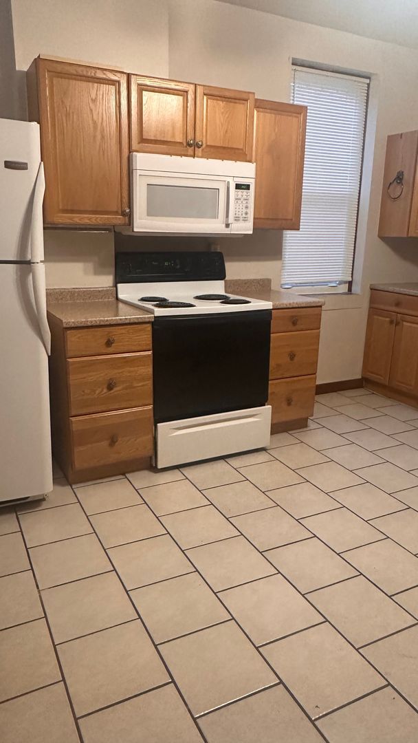 Photo - 4666-68 Rosa Unit 4