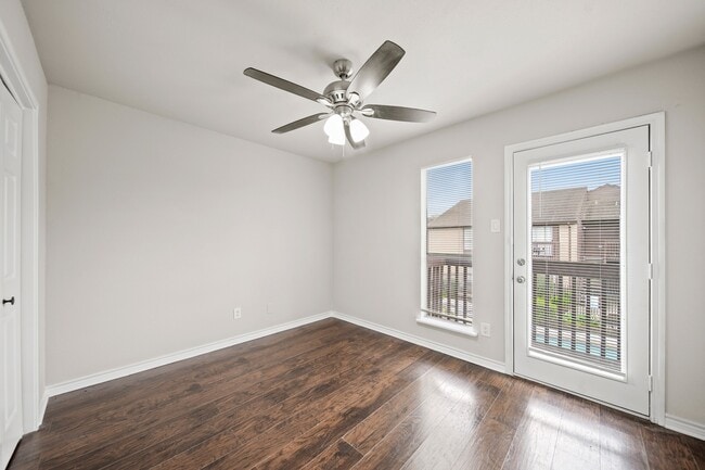 Photo - 12905 Woodforest Blvd Unit 204