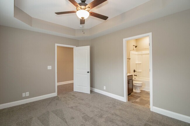 180 Dundee Dr