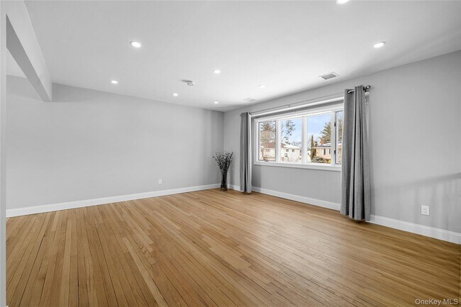 Photo - 89 Harvest Ln