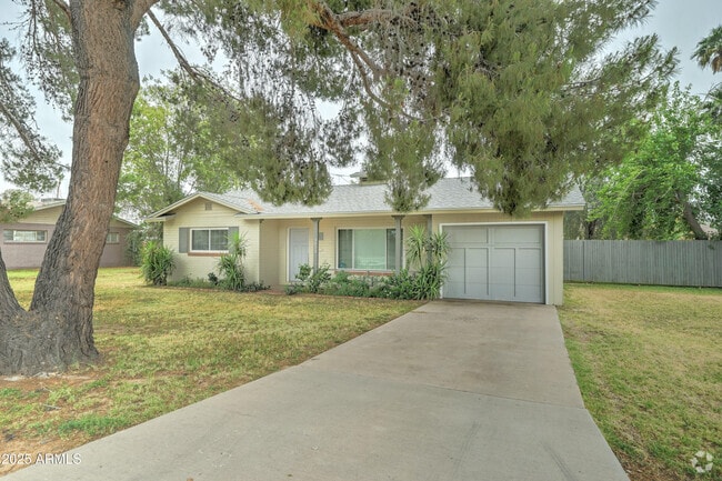 Building Photo - 3033 E Campbell Ave Rental