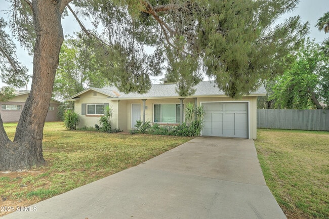 Photo - 3033 E Campbell Ave House