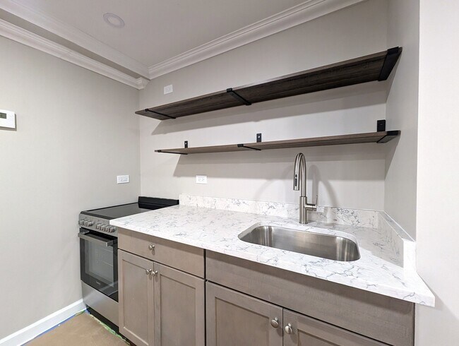 Photo - 300 S Austin Blvd