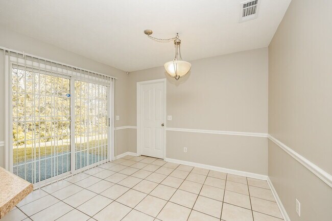 Photo - 10002 Syracuse Dr