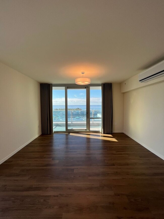 Building Photo - ** 2 BEDROOM 2 BATH** 2 covered PARKING, O... Unit 2008