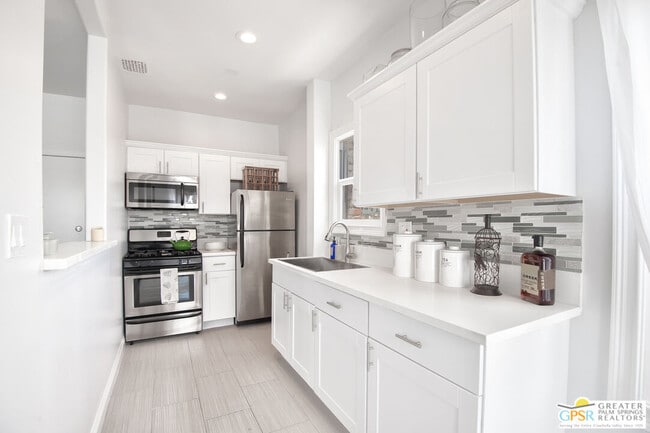 Photo - 250 S Kenmore Ave