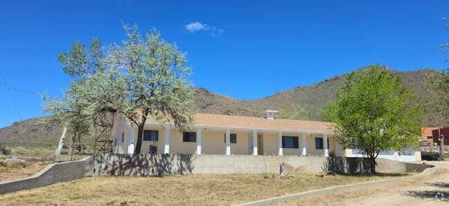 Building Photo - 1353 Santa Cruz Dr Rental
