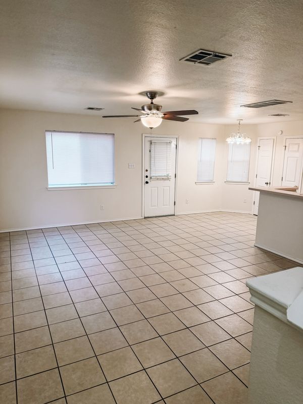 915 Sagewood Trail