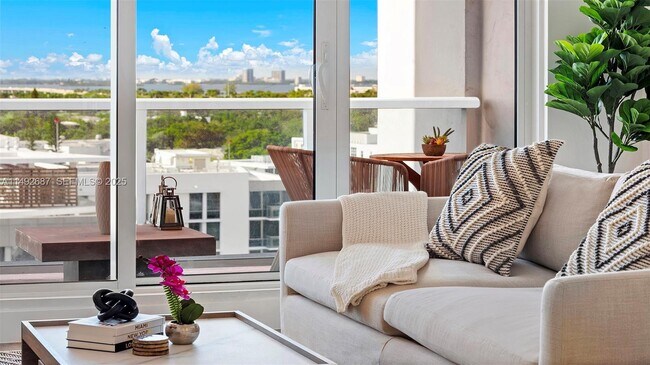 Building Photo - 2301 Collins Ave Unit 1126