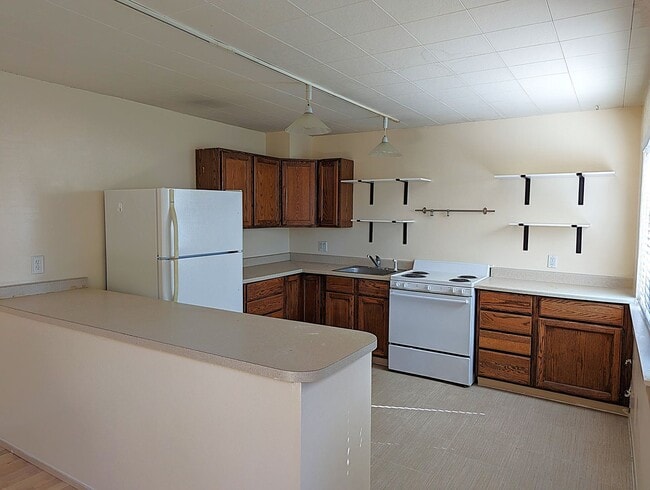 Photo - Spacious 2 bed 1 bathroom In-Law Unit with... Unidad 8311A