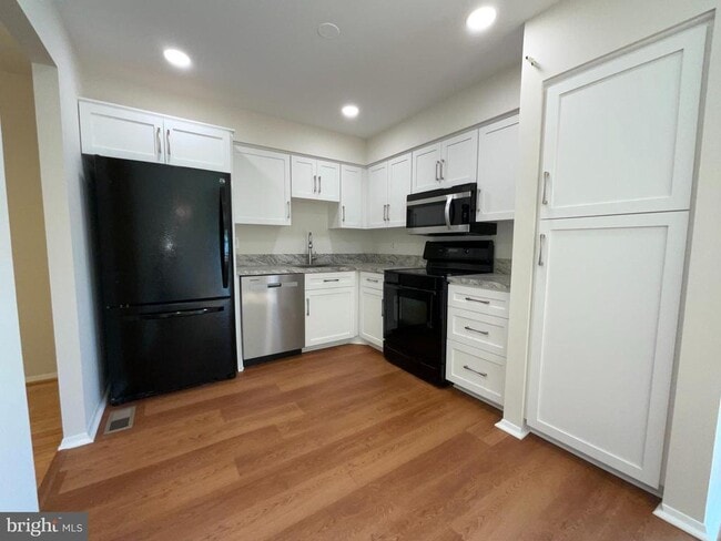 Photo - 1200 Alexander Ave