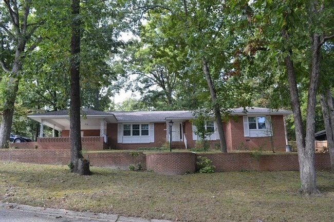 Building Photo - 1103 Ivy Rd