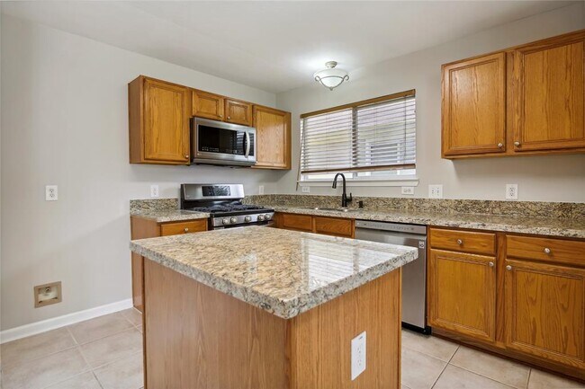 Photo - 6103 Elton Knolls St