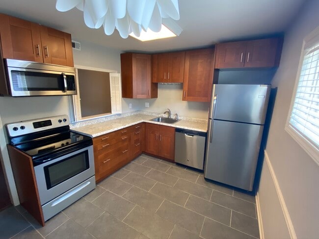 Photo - 1627 10th St Pl NW