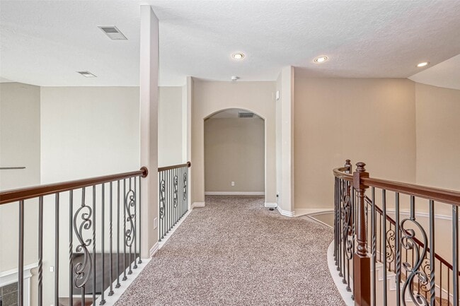 Photo - 17827 Circular Quay Ln