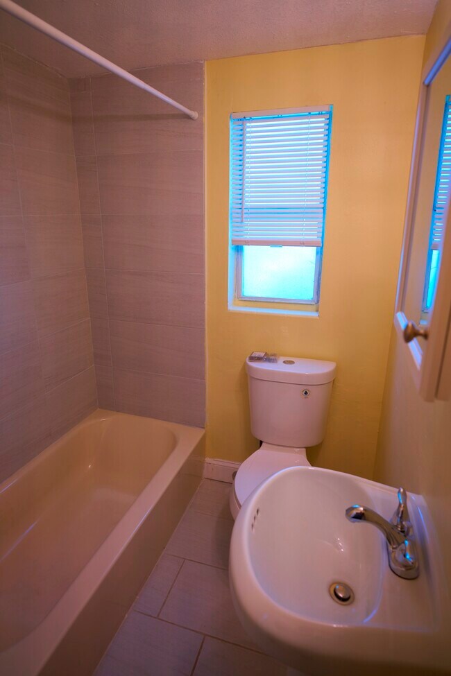 Photo - 1666 N Myrtle Ave Unit 1