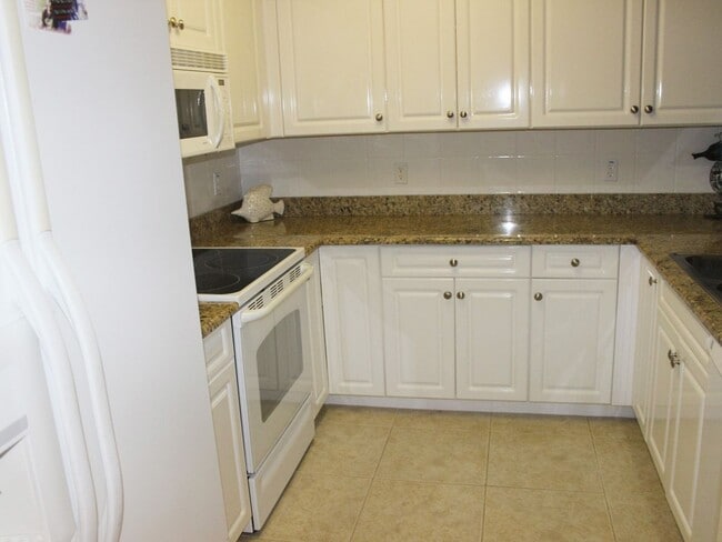 Photo - Beautiful Ocean Walk Condo Available February 19th