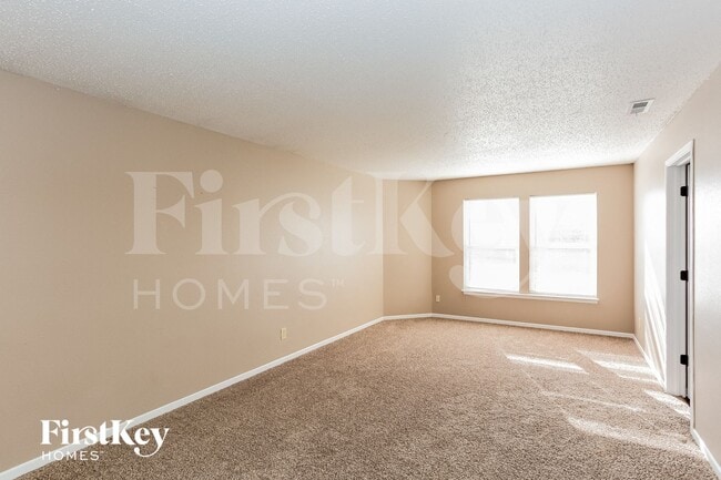 Photo - 737 Fern St