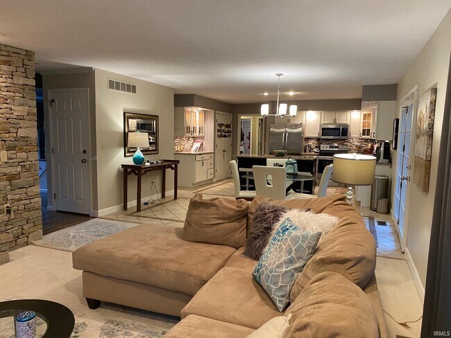 Photo - 2206 E Autumn Dr