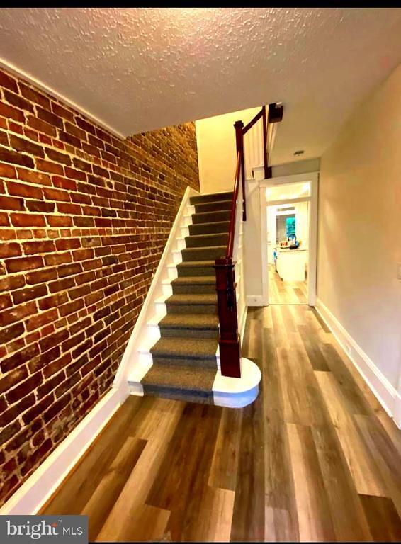 Photo - 785 Fayette St