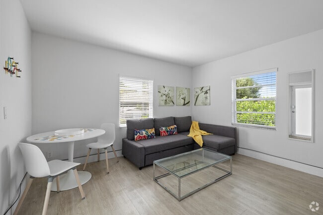 2BR, 2BA - 710SF - Living Room - SoMi Happy Livin' (Furnished)