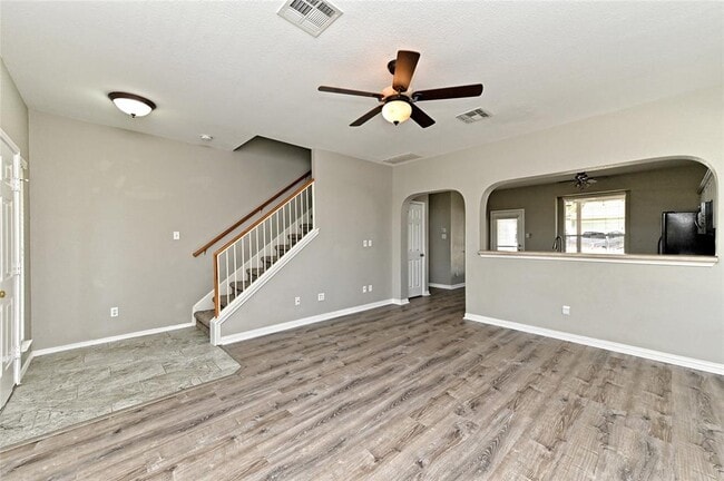 Photo - 1227 Cardigan St