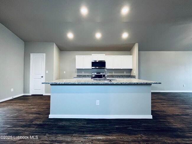 Photo - 2109 N Avenue L