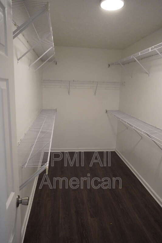 Photo - 1142 Blankshire Rd